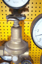 pressure reduction valve 8